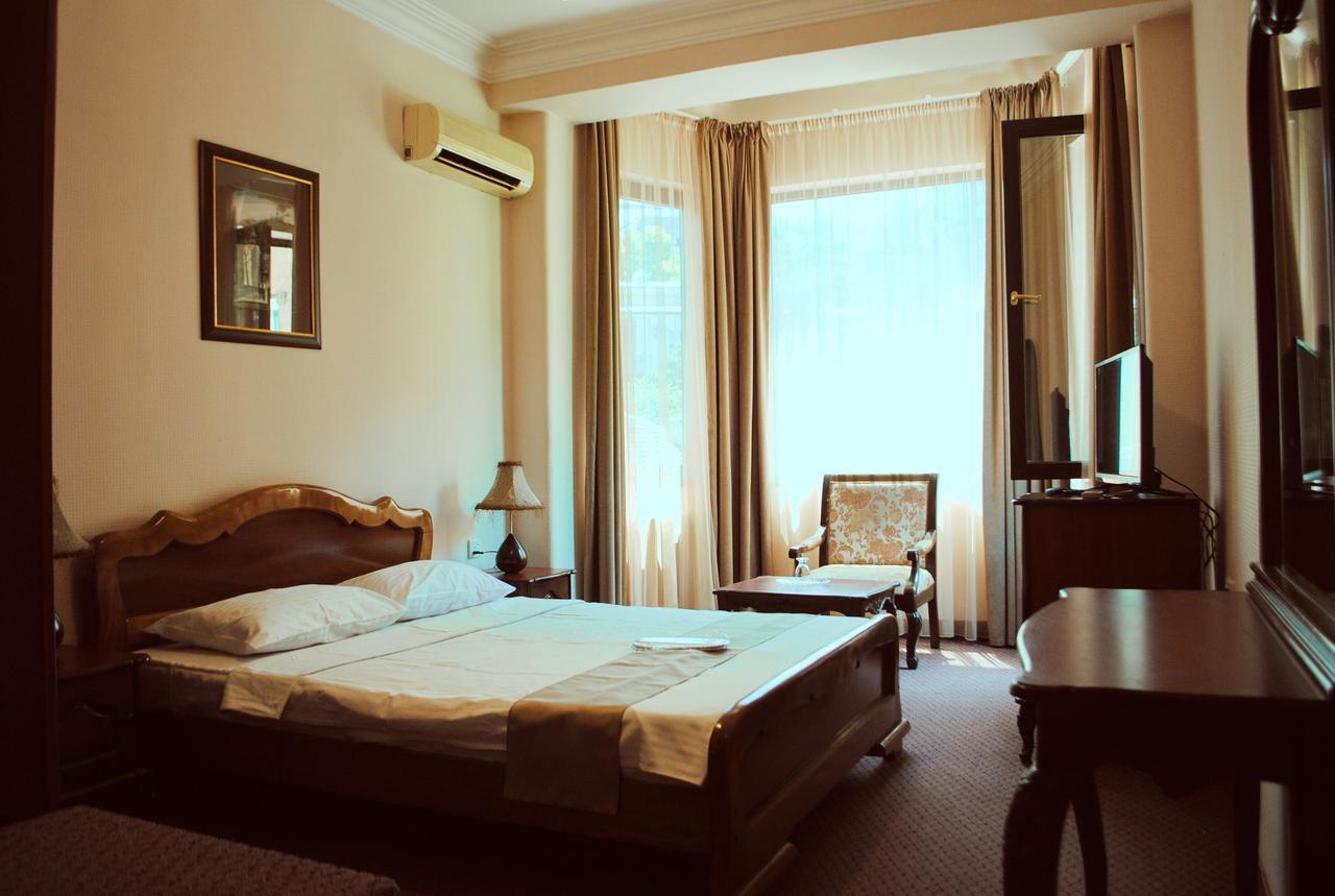 Hotel Sympatia Tbilisi Exterior photo