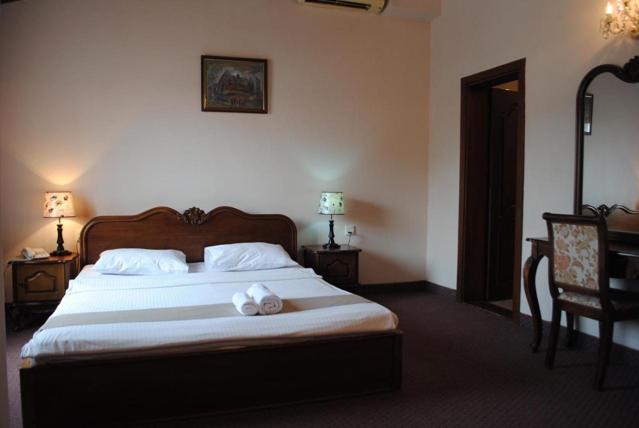Hotel Sympatia Tbilisi Exterior photo